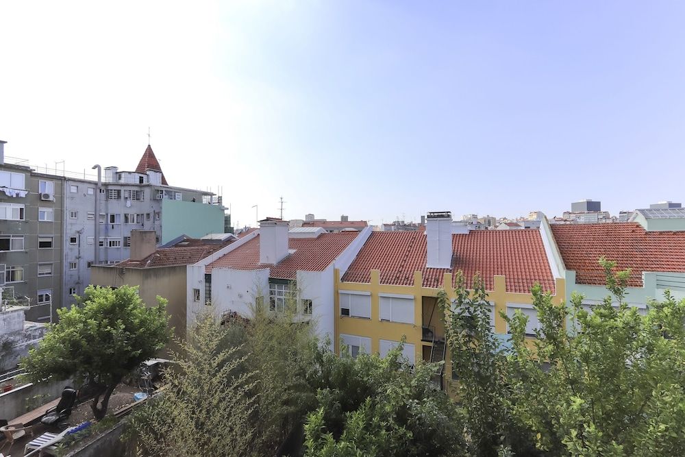 Red Almirante by Homing Apartment, 3 Bedrooms, Balcony 7