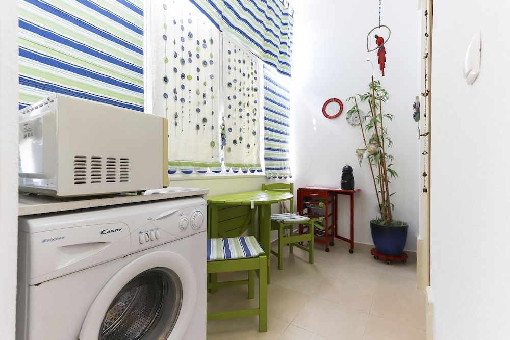 Red Almirante by Homing Apartment, 3 Bedrooms, Balcony 10