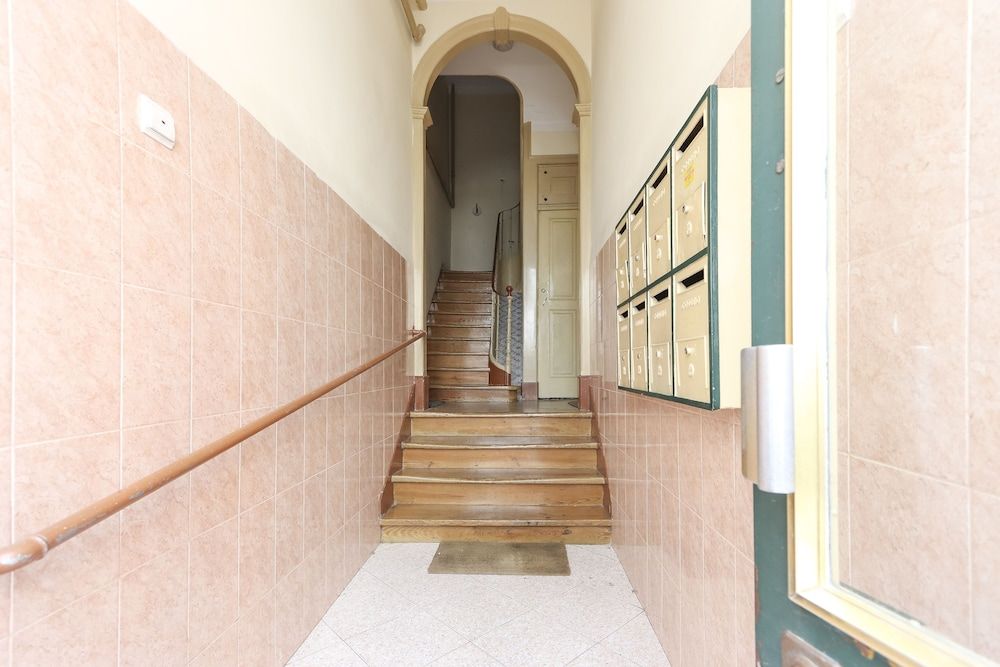 undefined Red Almirante by Homing 5