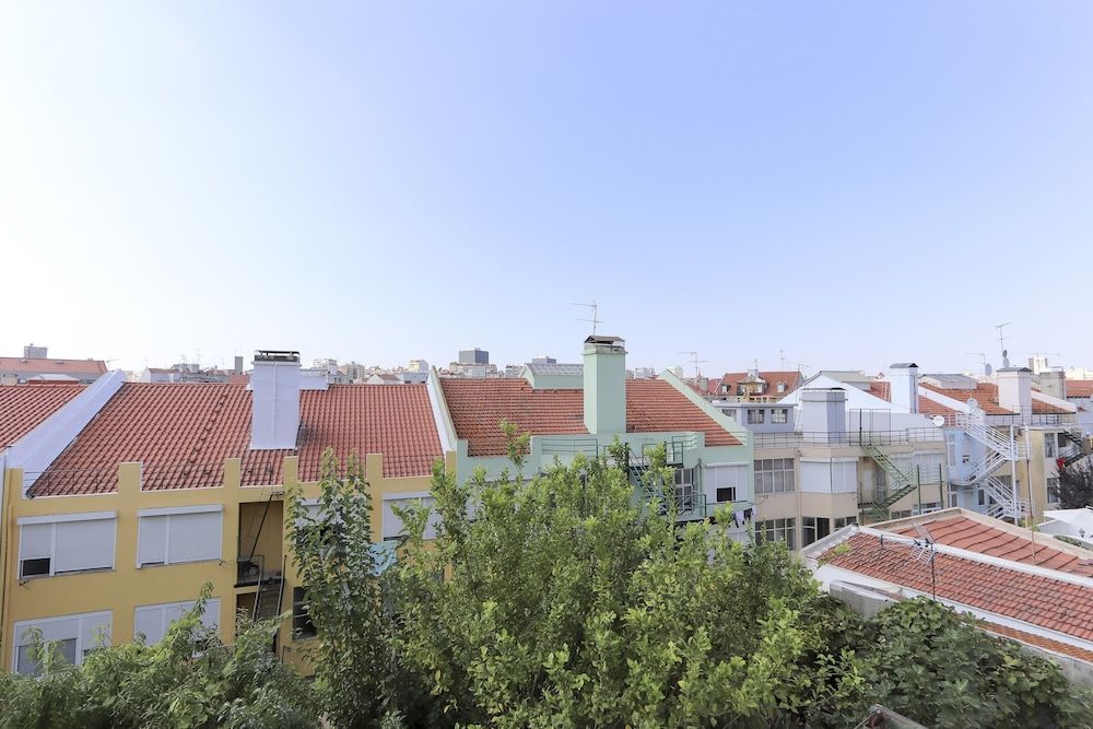 Red Almirante by Homing Apartment, 3 Bedrooms, Balcony 6