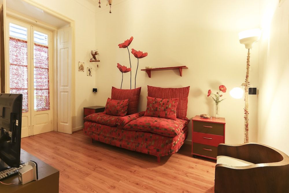 undefined Red Almirante by Homing