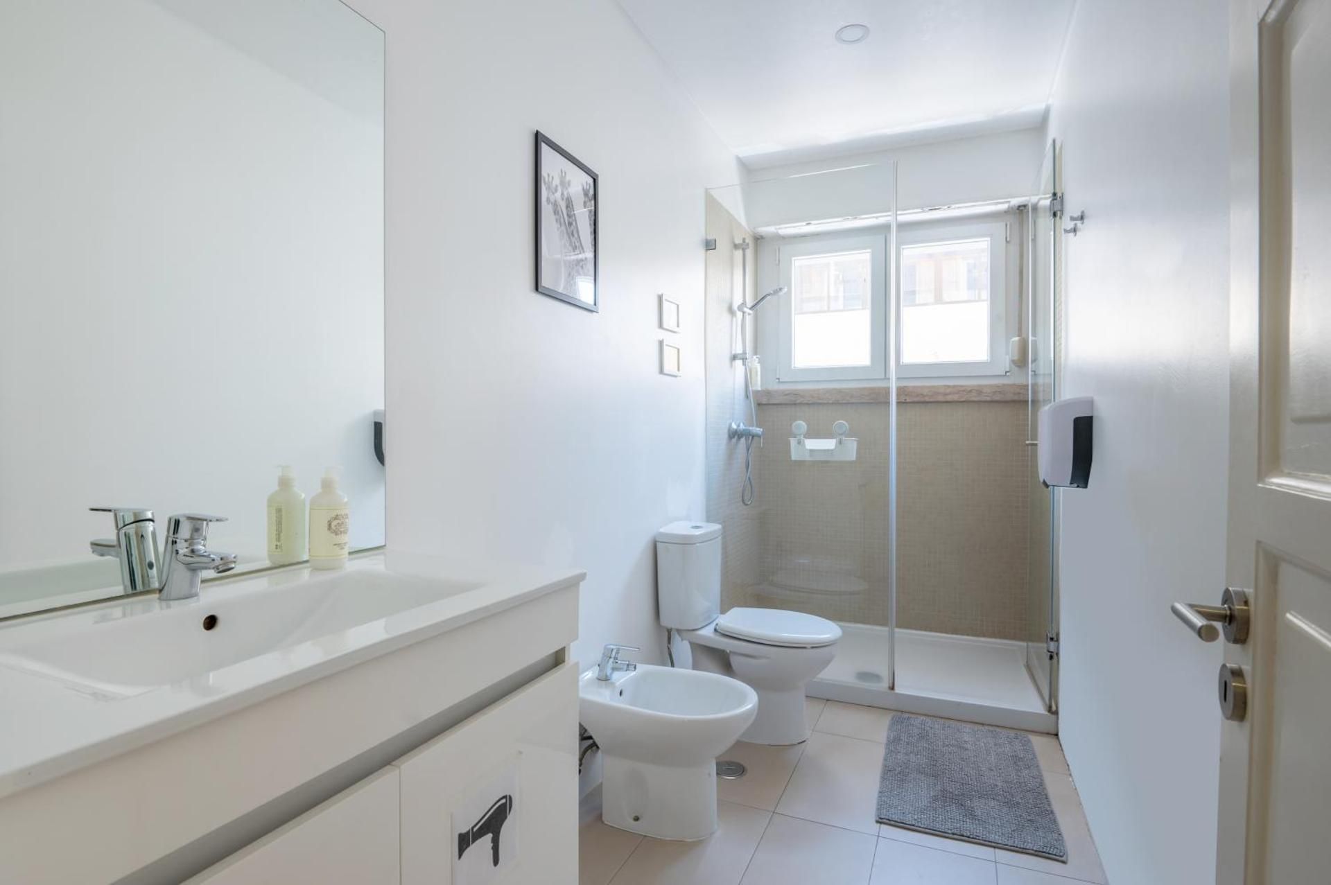 undefined DuMont Lisbon Guesthouse 9