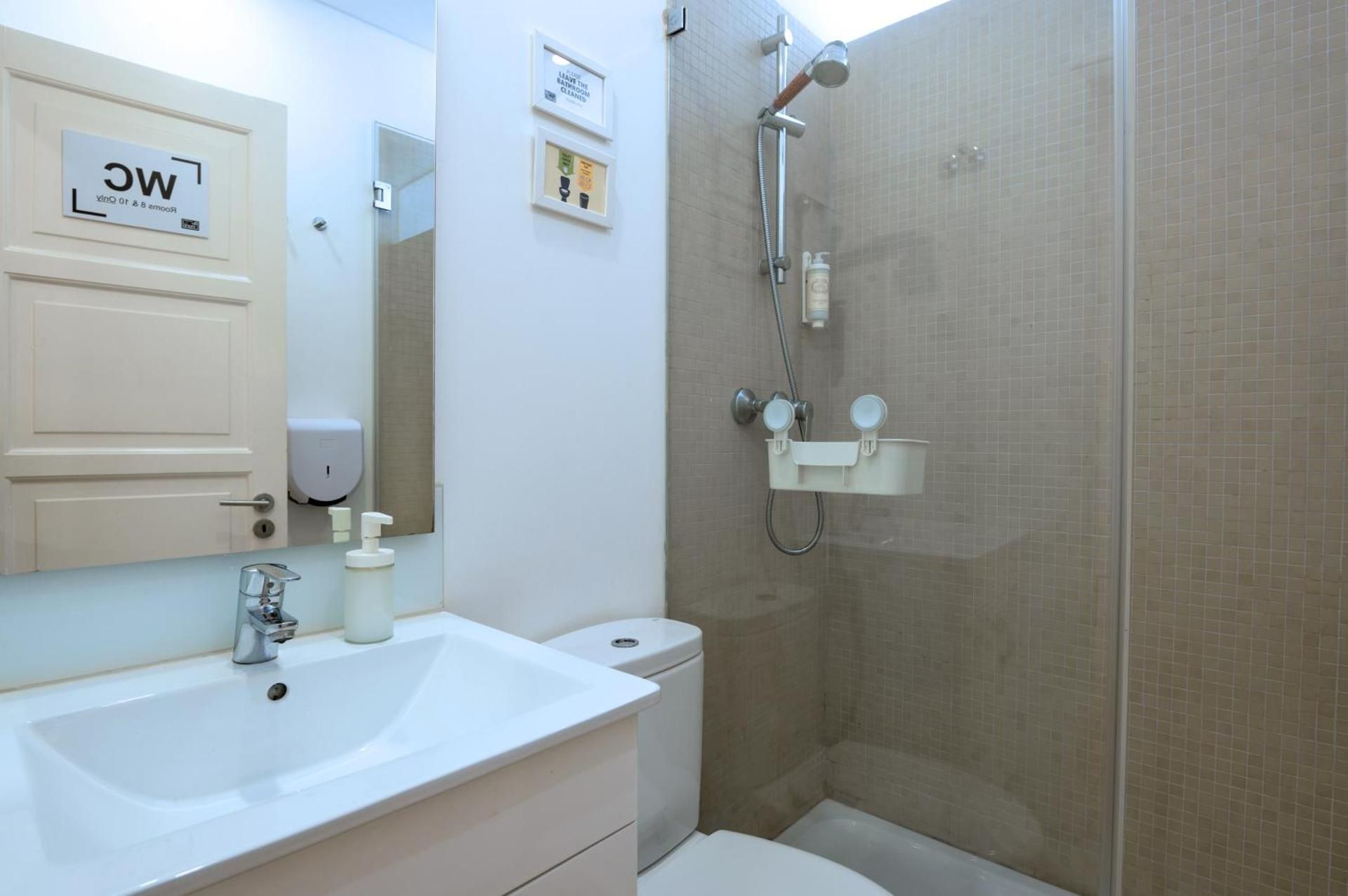 undefined DuMont Lisbon Guesthouse 6