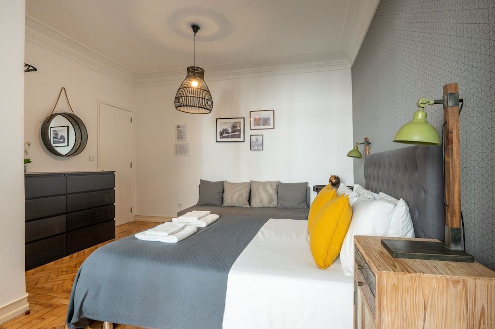 DuMont Lisbon Guesthouse Family Quadruple Room with shared bathroom