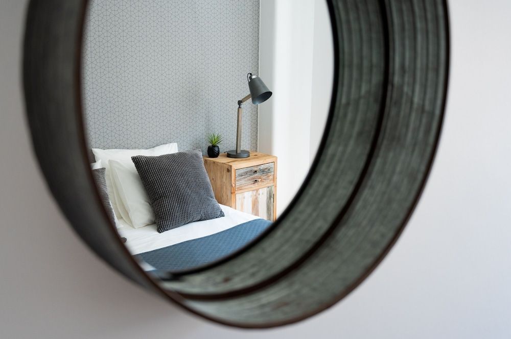 DuMont Lisbon Guesthouse Deluxe Double Room with shared bathroom 7