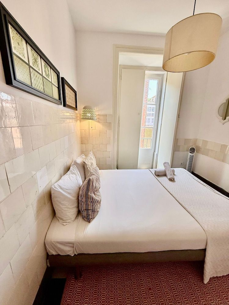 undefined The Color Hostel 6