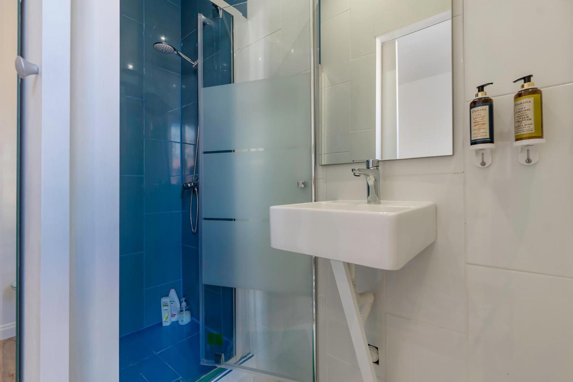 undefined The Color Hostel 4