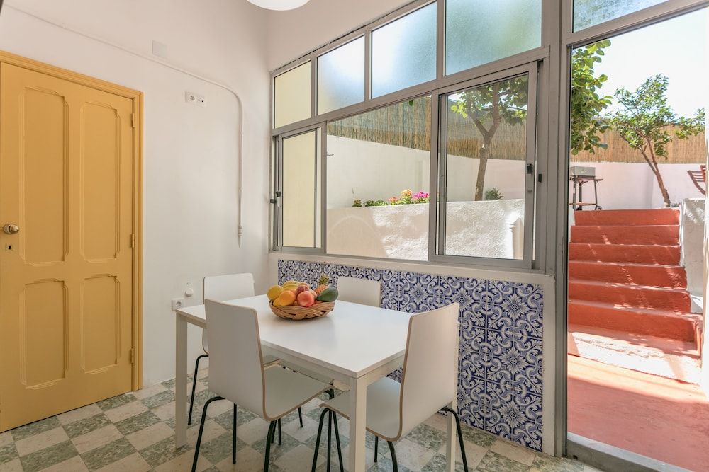 undefined Vintage Apartment in Historic Lisbon 9