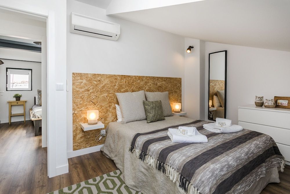 Duplex, 2 Bedrooms (2E)