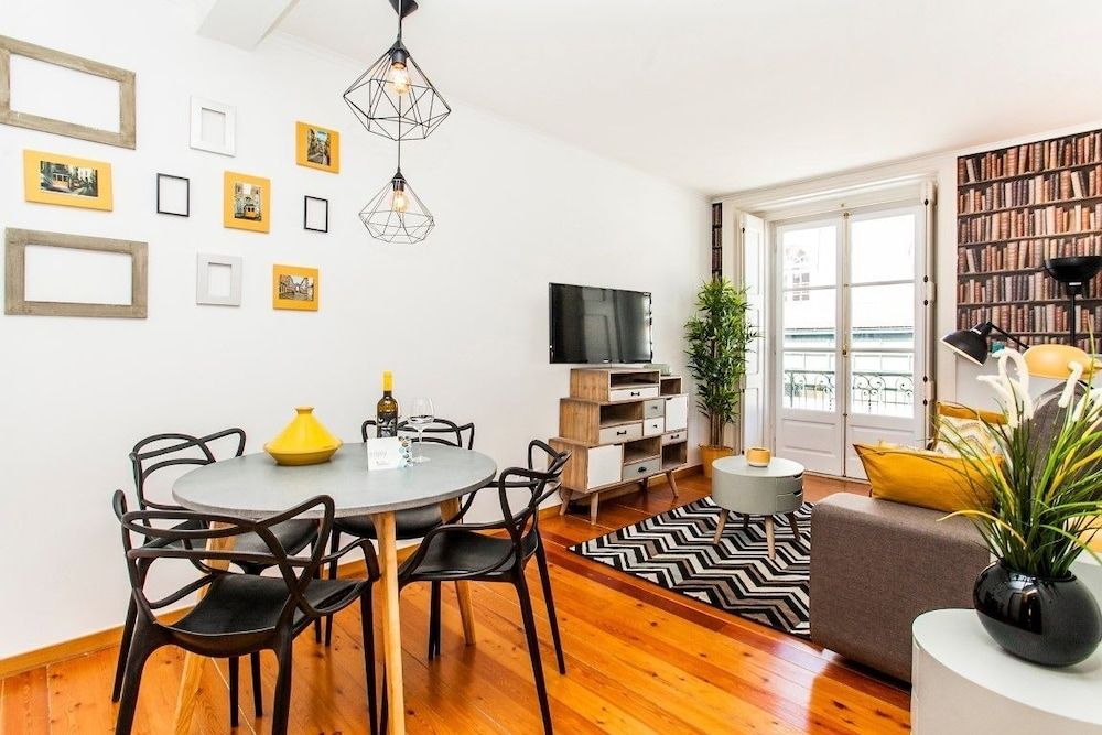 undefined LxWay Apartments Yellow Tram 10