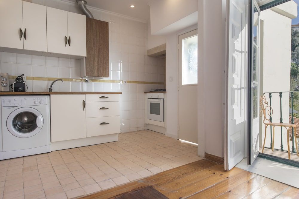 undefined A Pearl in Graceland 9