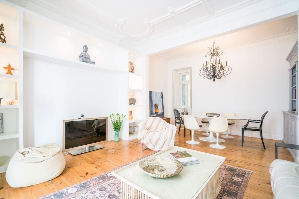 undefined Estrela Neoclassical Apt River View 10