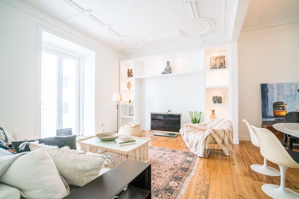 undefined Estrela Neoclassical Apt River View