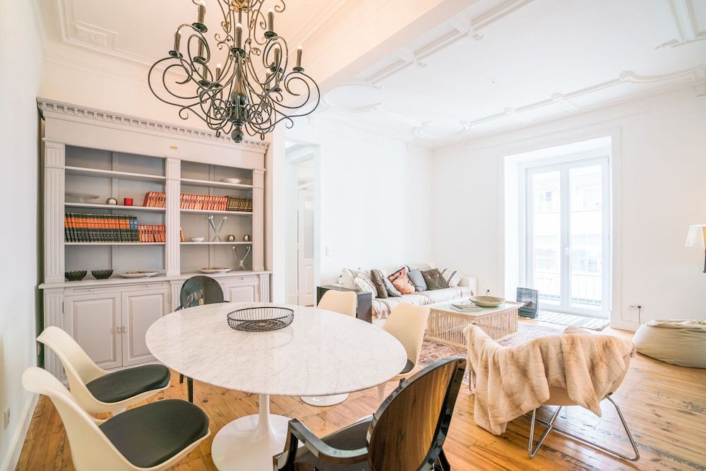 undefined Estrela Neoclassical Apt River View 6