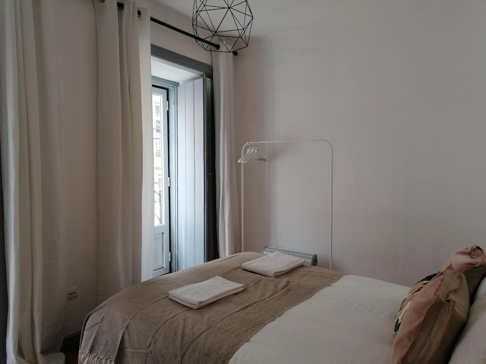 undefined Stunning Apartment With Yard in Alfama 6