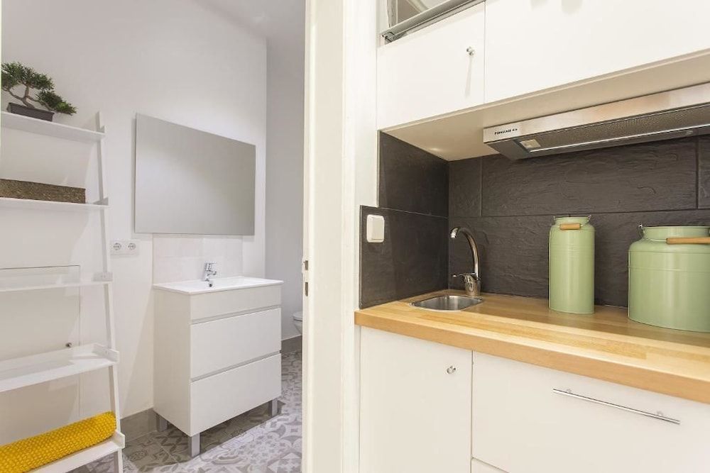 Old Town Lx Suites Apartment, 1 Bedroom, Balcony 7