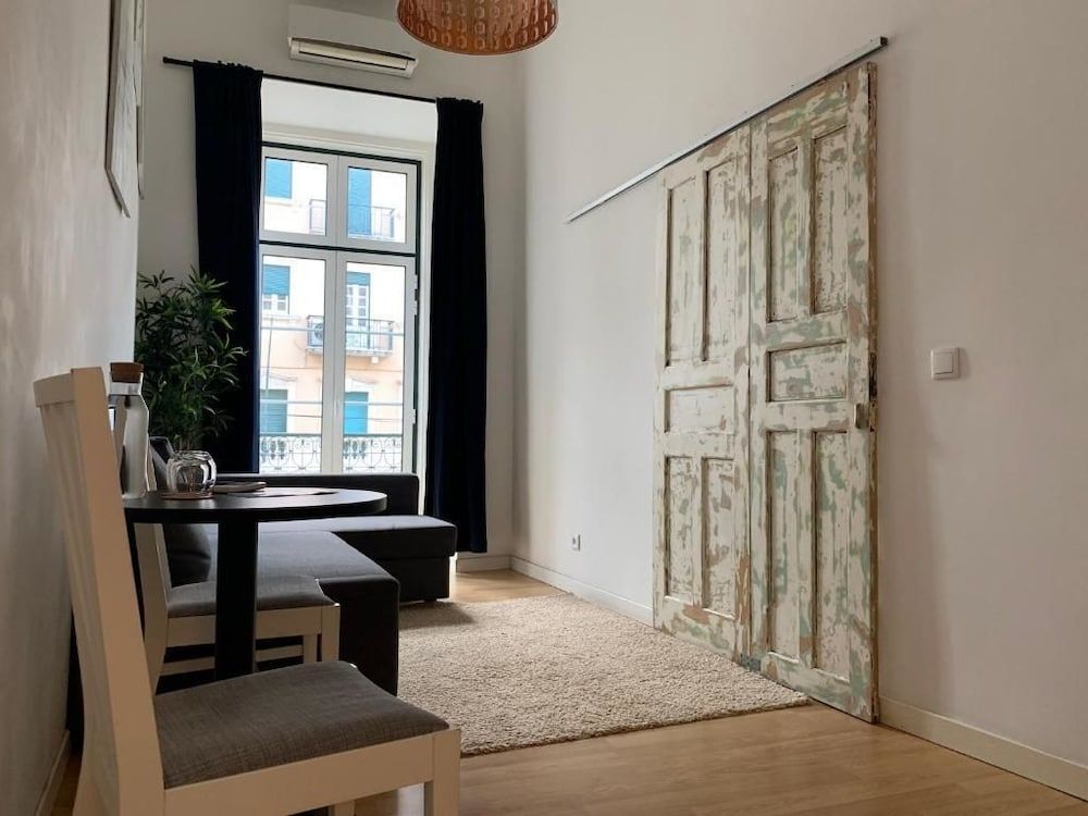 Old Town Lx Suites Apartment, 1 Bedroom, Balcony 9