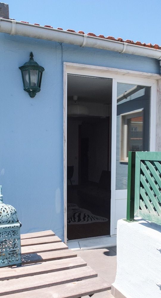 Quiet and Sunny central Lisbon apartment Apartment, 1 Bedroom, Terrace, City View 13