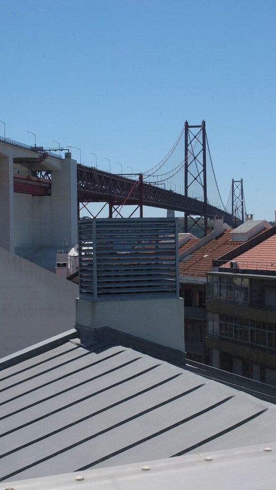 Quiet and Sunny central Lisbon apartment Apartment, 1 Bedroom, Terrace, City View 18