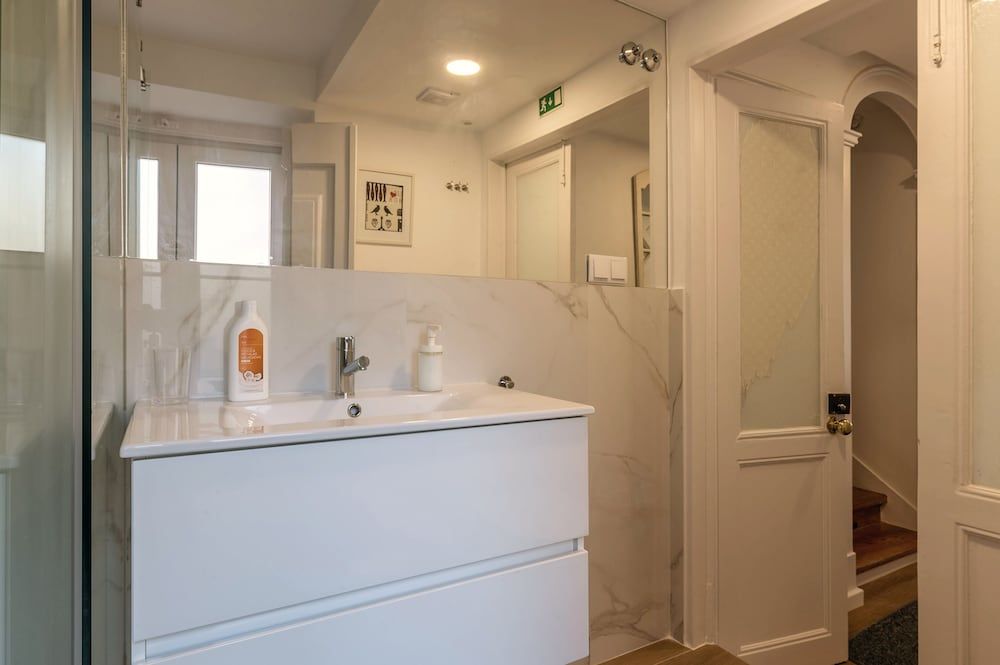 Bairro Alto Palace Apartment for Large Groups City Apartment, Multiple Beds 37