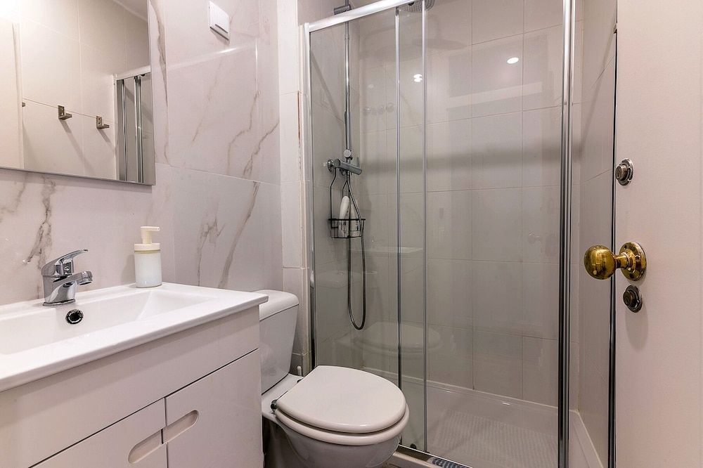 Bairro Alto Palace Apartment for Large Groups City Apartment, Multiple Beds 29