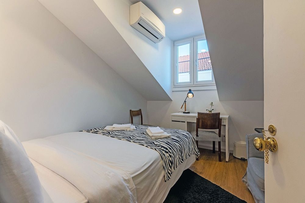 Bairro Alto Palace Apartment for Large Groups City Apartment, Multiple Beds 13