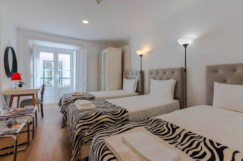 Bairro Alto Palace Apartment for Large Groups City Apartment, Multiple Beds 20