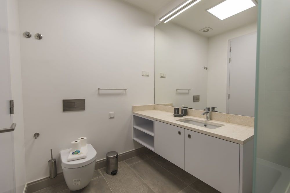 High Ceiling Duplex Apt Cais do Sodre Apartment, 1 Queen Bed, Non Smoking 30