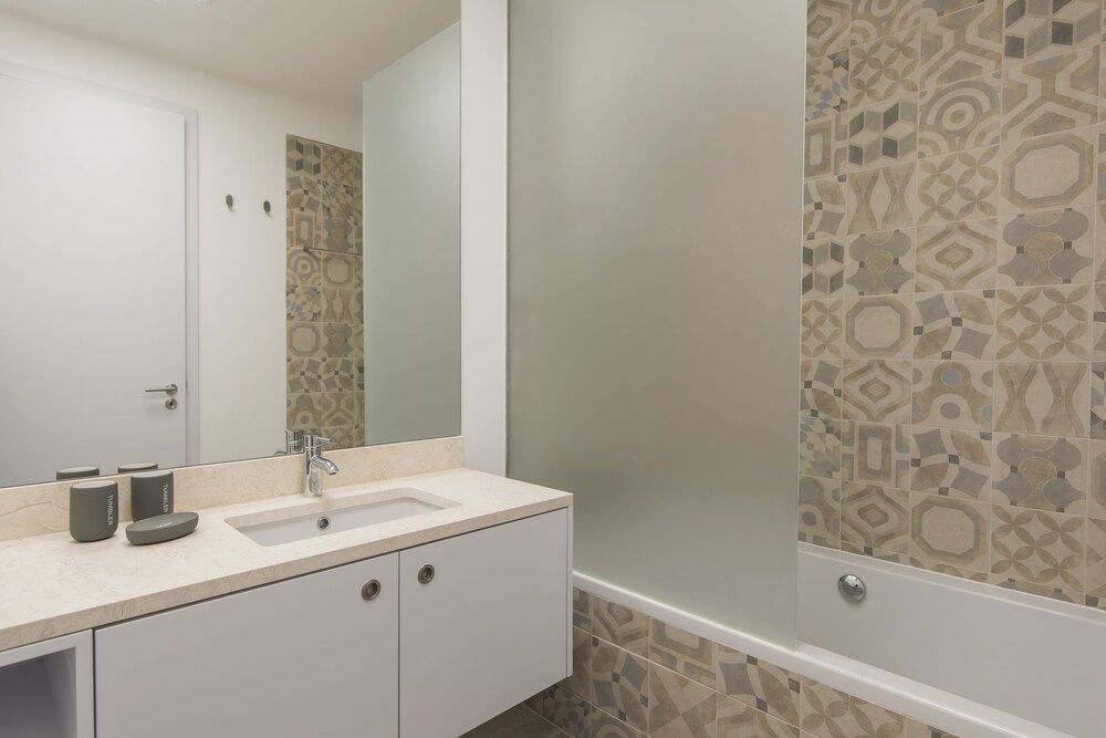 High Ceiling Duplex Apt Cais do Sodre Apartment, 1 Queen Bed, Non Smoking 32