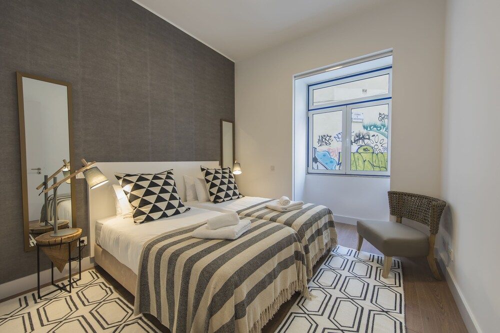 undefined High Ceiling Duplex Apt Cais do Sodre 4