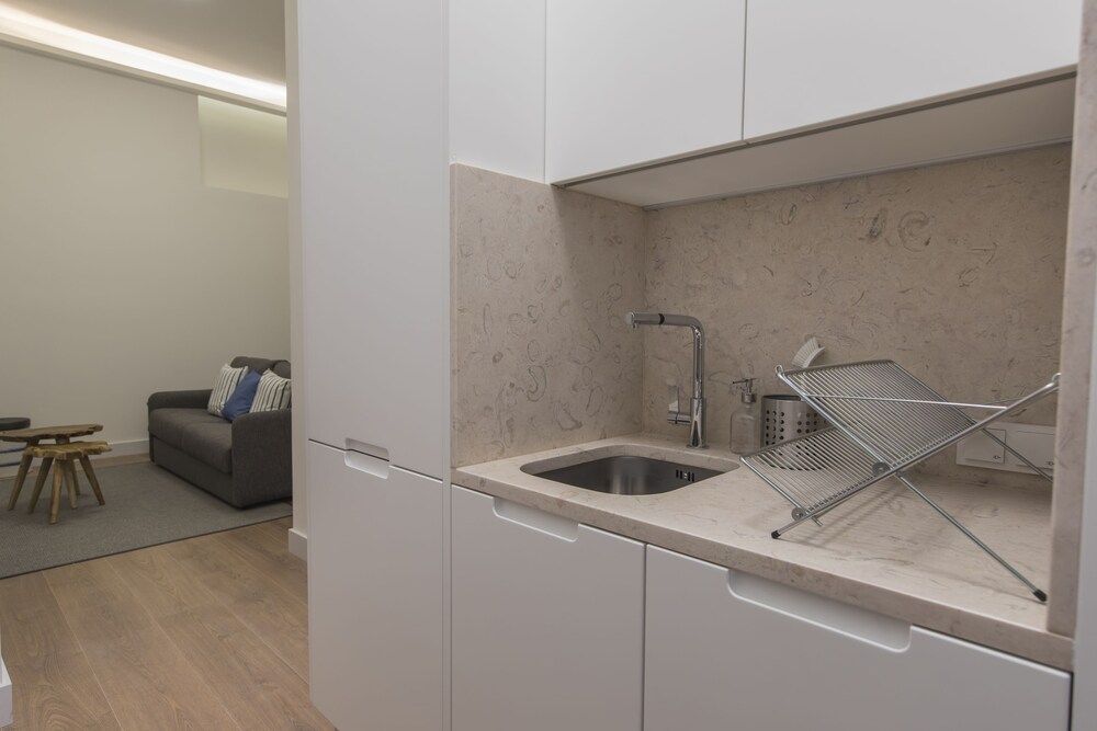 High Ceiling Duplex Apt Cais do Sodre Apartment, 1 Queen Bed, Non Smoking 22