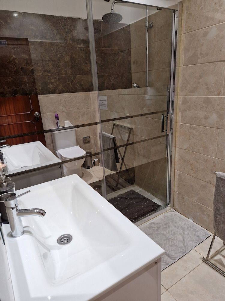 Zuni Guest House Standard Double Room, Shared Bathroom 7