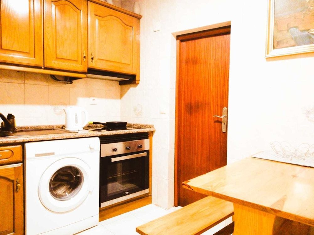 Inn Lisboa Economy Twin Room, City View 6