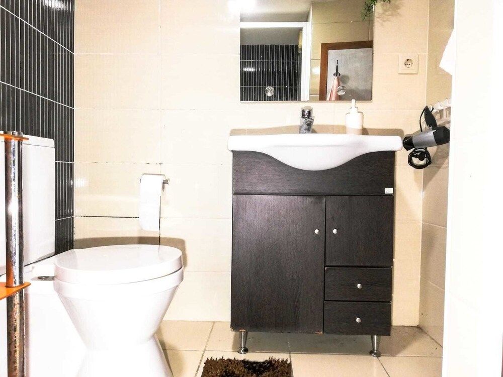 Inn Lisboa Economy Double or Twin Room, 1 Bedroom, Shared Bathroom 5