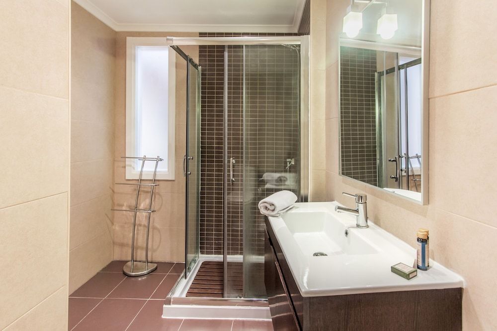 Alfama Lovely Duplex Apartment, 2 Bedrooms 22