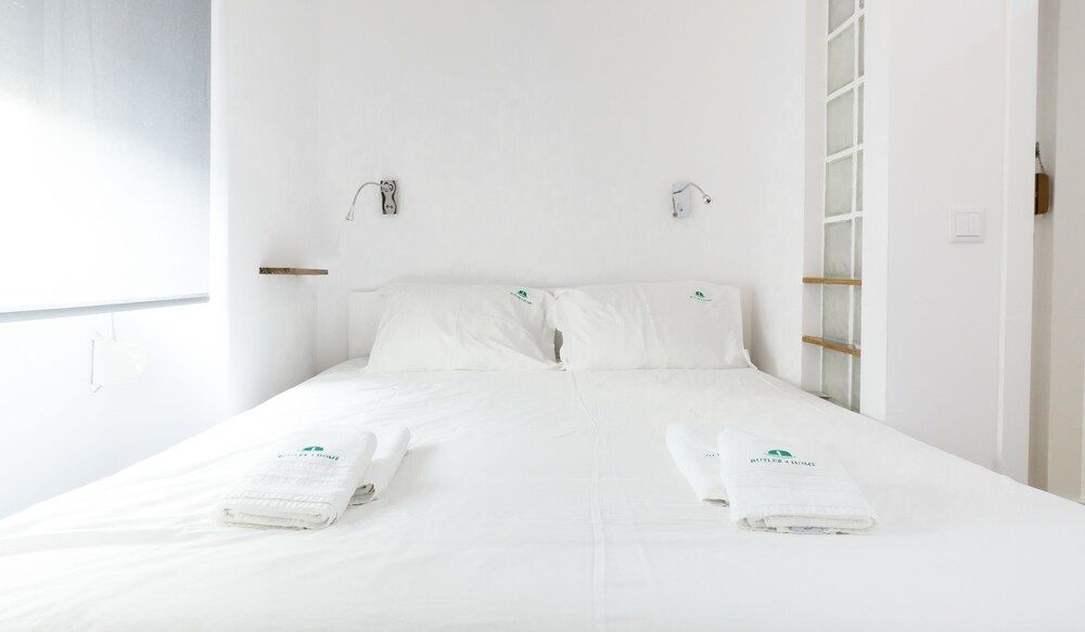 undefined Campo Ourique Style Lisbon Apartment 4