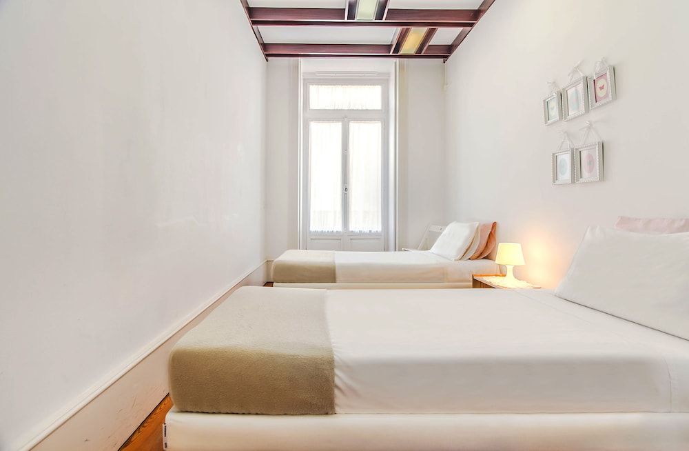 undefined Lisbon Boulevard 7