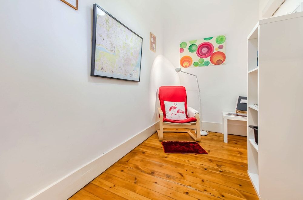 undefined Lisbon Boulevard 5