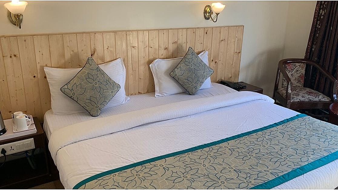 Royal Jardin Whistling Pine Resort Executive Standard Room