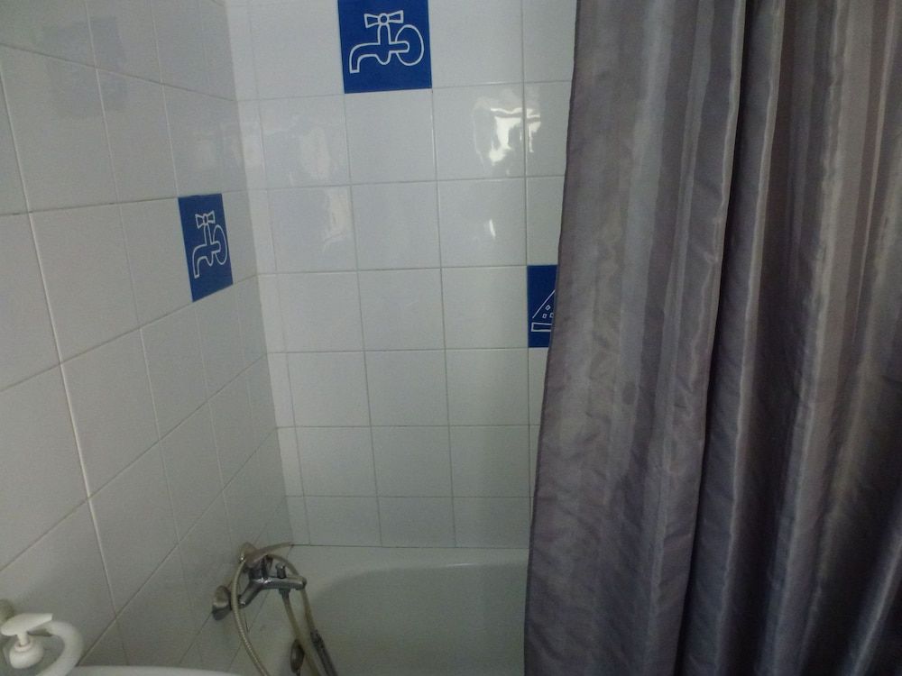 undefined Hospedaria D. Damélio 10