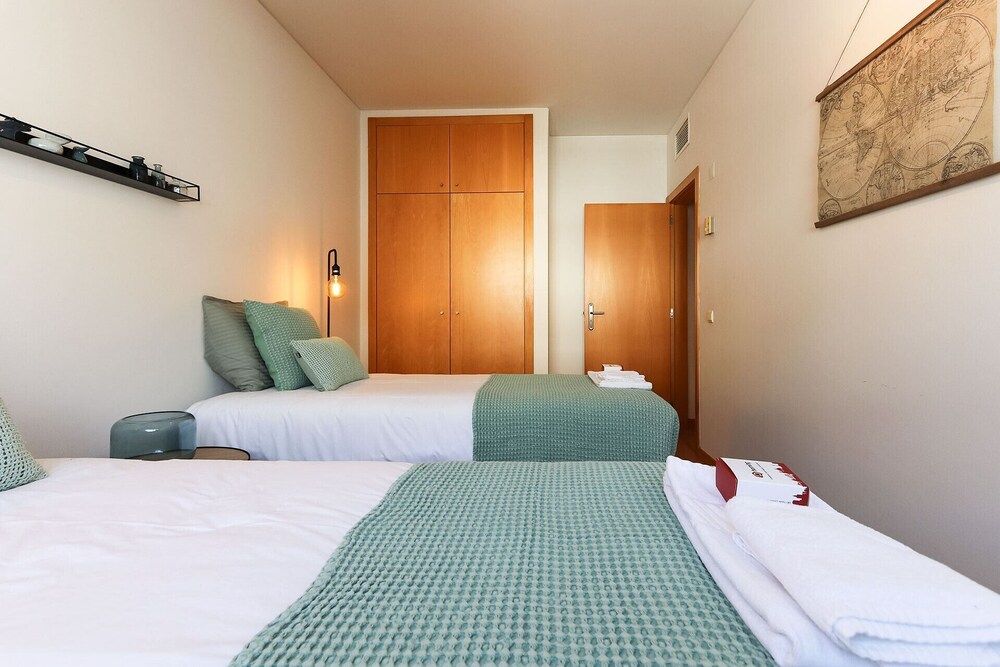 undefined Expo Prestige by Homing 7