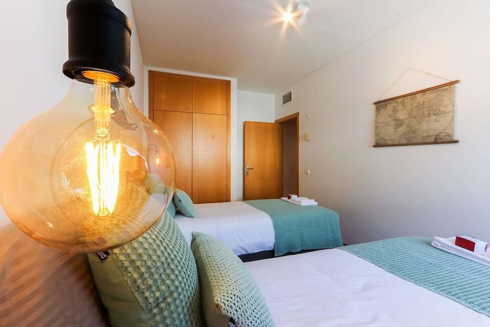 undefined Expo Prestige by Homing 6