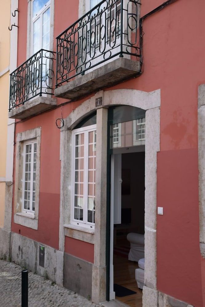 undefined Cool Tailor Made 2 Bedroom Apartment 3