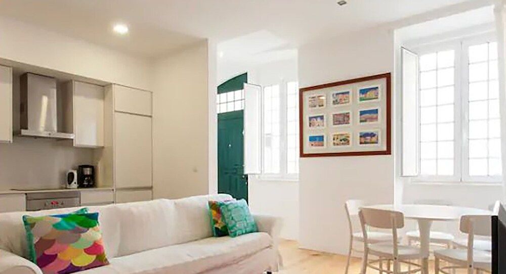 undefined Cool Tailor Made 2 Bedroom Apartment 8