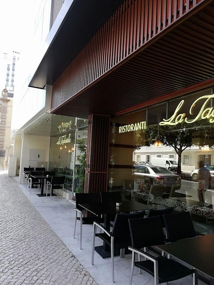 undefined Beautiful Apartment - Campo Pequeno home 2