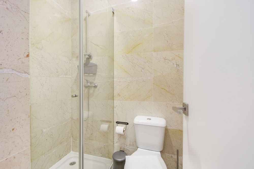 Alcantara 65 Riverside City Apartment, Terrace (APT2) 12