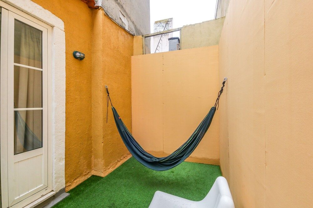 Alcantara 65 Riverside City Apartment, Terrace (APT2) 11