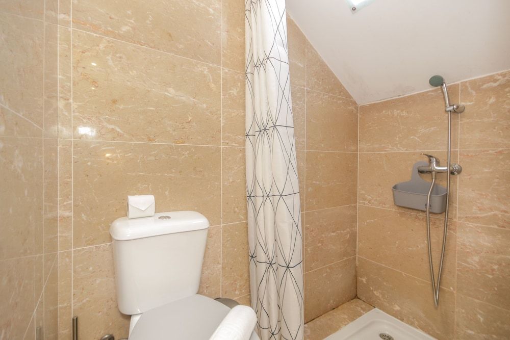 Alcantara 65 Riverside Studio (APT3) 12