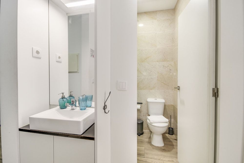 Alcantara 65 Riverside City Apartment, Terrace (APT2) 13