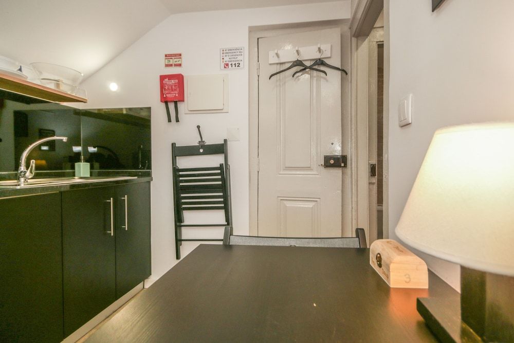 Alcantara 65 Riverside Studio (APT3) 9